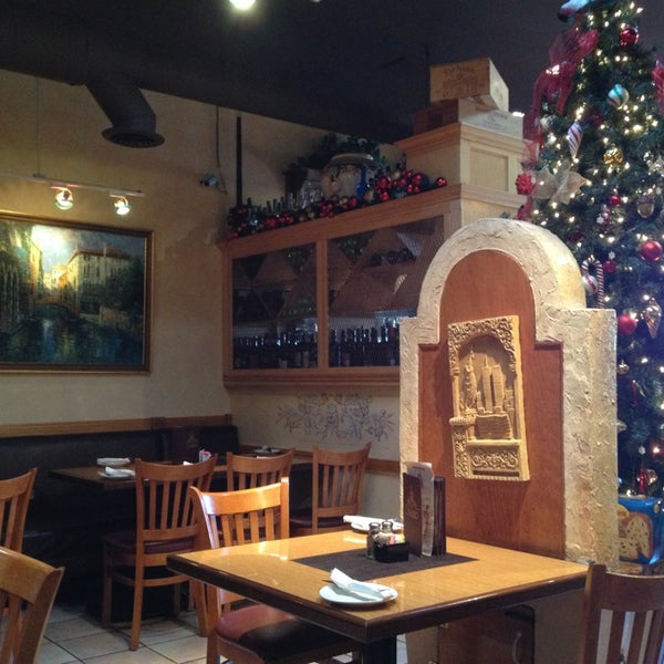 Foto tirada no(a) Il Farro Cafe por Aaron W. em 12/27/2012