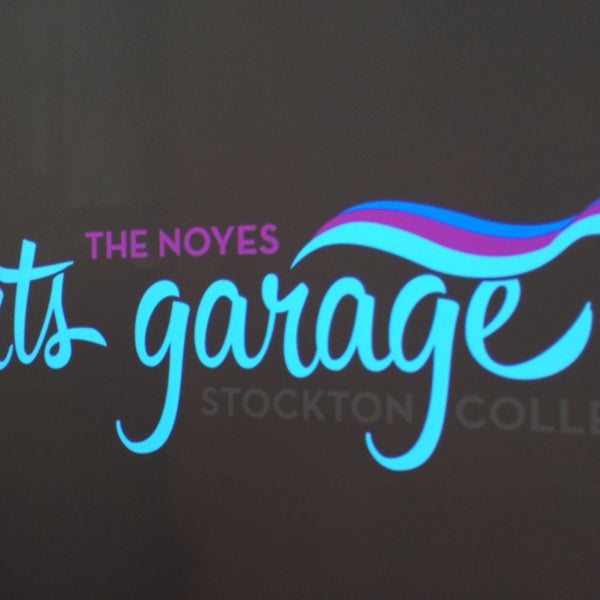 Foto tirada no(a) The Noyes Arts Garage of Stockton University por Daryl B. em 11/25/2013