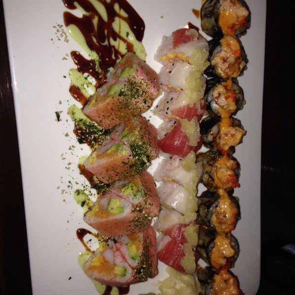 Photo taken at Fuji Sushi Bar &amp; Grill by Jennifer P. on 10/1/2015