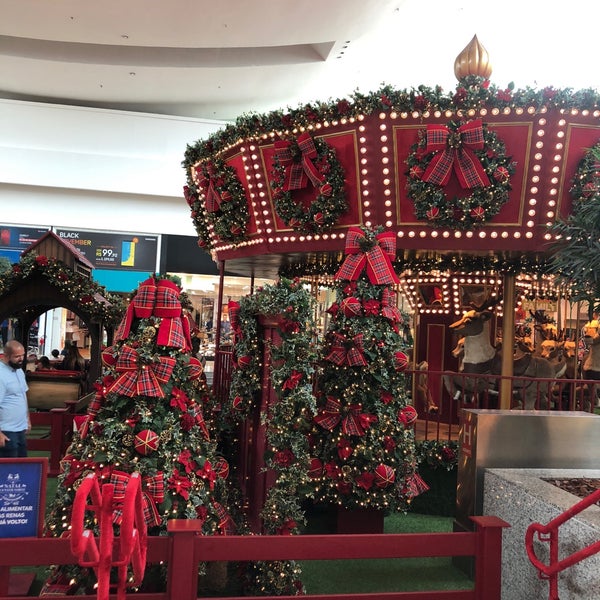 11/12/2018 tarihinde Denise F.ziyaretçi tarafından Shopping Center Norte'de çekilen fotoğraf
