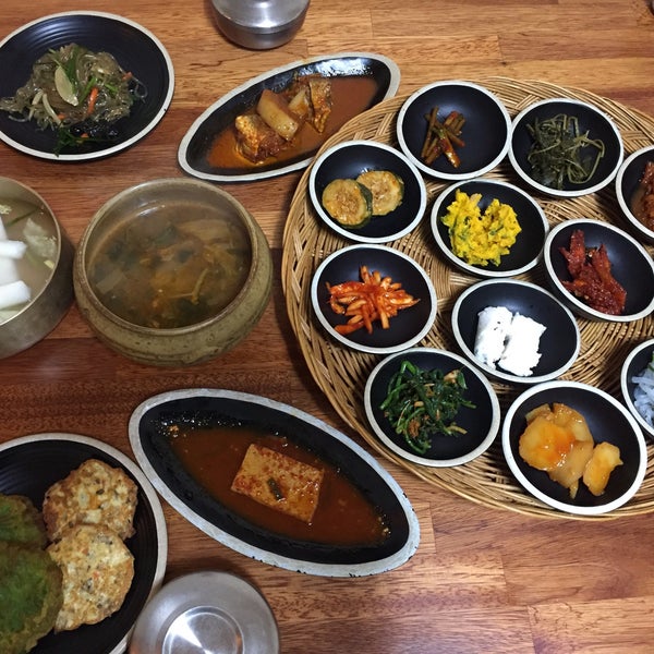 한국인의 밥상 - 한식당에서의 사진