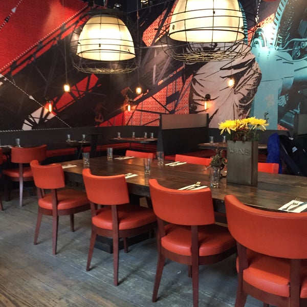 5/7/2016 tarihinde Désirée N.ziyaretçi tarafından Fabbrica Restaurant &amp; Bar'de çekilen fotoğraf
