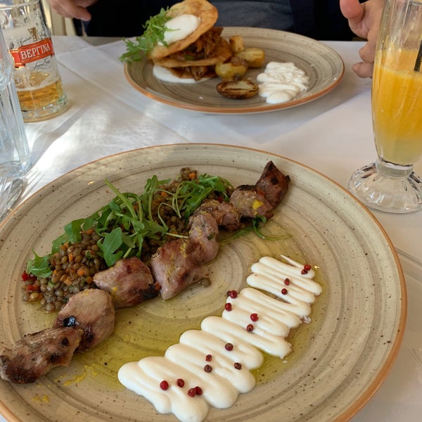 Foto scattata a ARCADIA authentic greek traditional restaurant da Laura D. il 12/1/2019