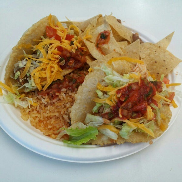 Arturo's Puffy Taco Mexican Restaurant in Whittier