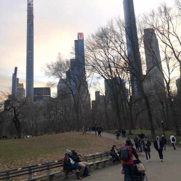 Foto diambil di Central Park Carousel oleh Prad M. pada 1/2/2020