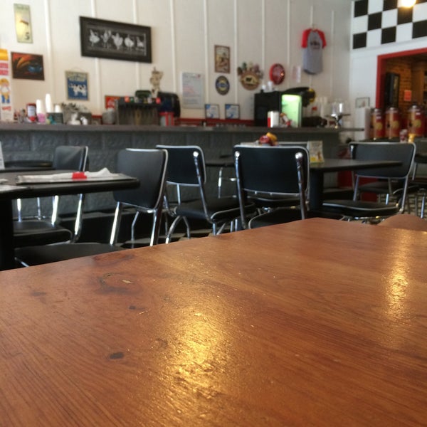 9/9/2015にTheo B.がKirbyG&#39;s Diner &amp; Pubで撮った写真