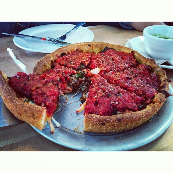 6/20/2014にLen M.がBlue Line Pizzaで撮った写真