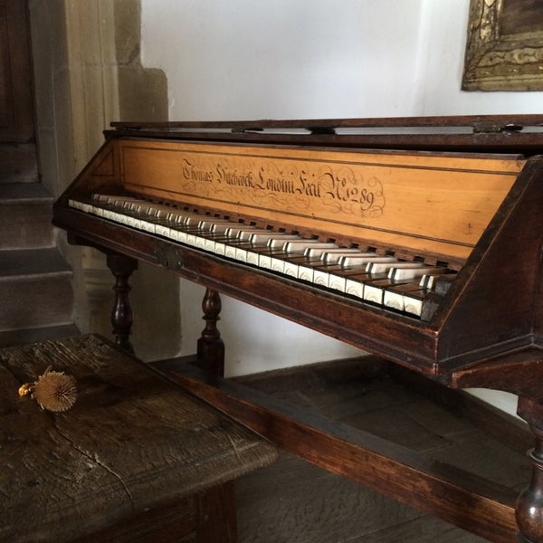 รูปภาพถ่ายที่ Haddon Hall โดย Glynn เมื่อ 8/24/2014