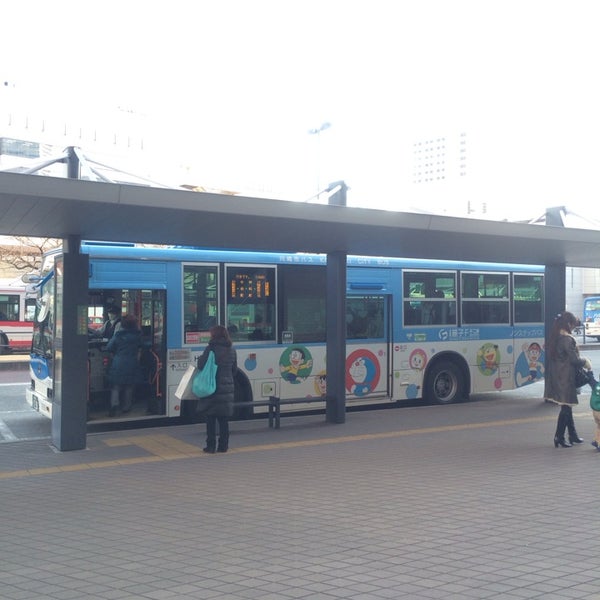 川崎駅ラゾーナ広場バスターミナル (川崎駅西口北) 幸区 1085人の訪問者 から 6個のTips 件