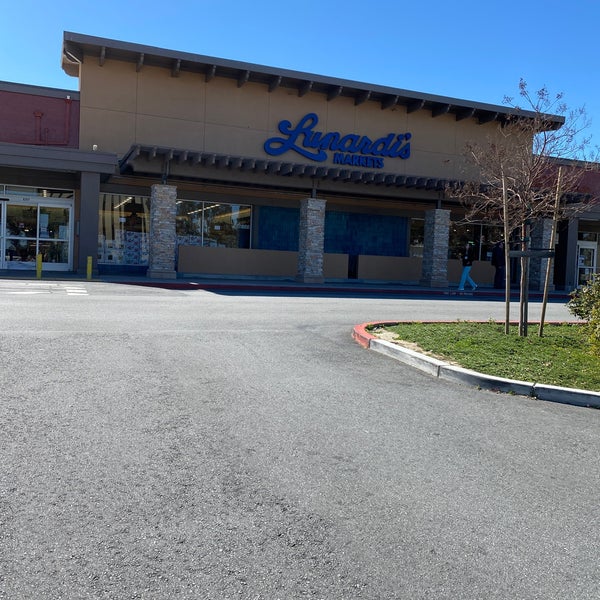 Lunardi's Markets Grocery Store