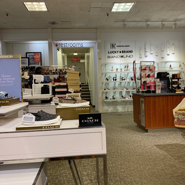 Macy's Tienda de descuentos en Waikiki