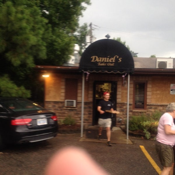 Foto diambil di Daniel&#39;s Restaurant &amp; Catering oleh Jeremy S. pada 9/21/2013