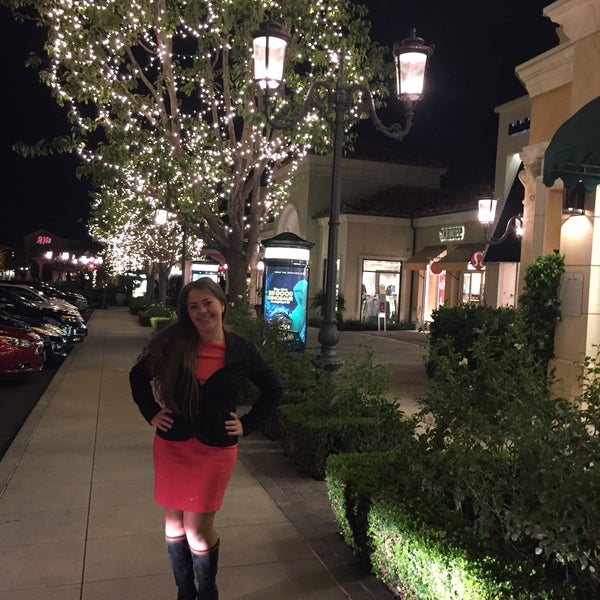 Photo taken at The Commons at Calabasas by Viktoria I. on 11/11/2015