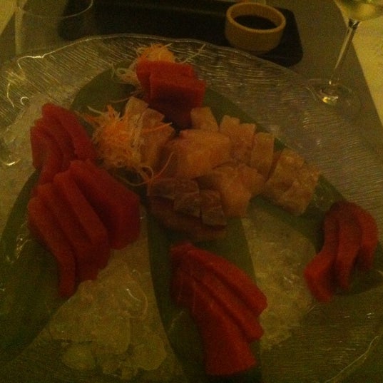 Foto diambil di Tiquismiquis Gastrobar&amp;Sushi oleh Basa W. pada 11/23/2012