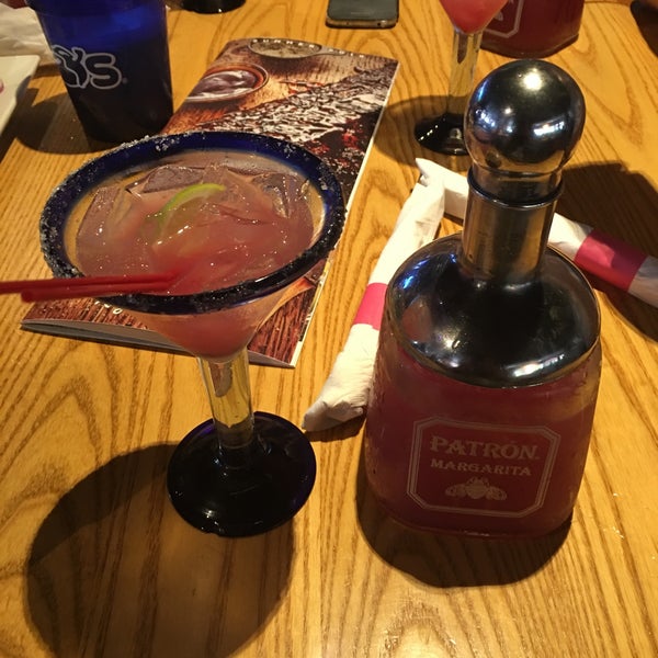 Photo taken at Chili&#39;s Grill &amp; Bar by Jenny V. on 7/1/2016