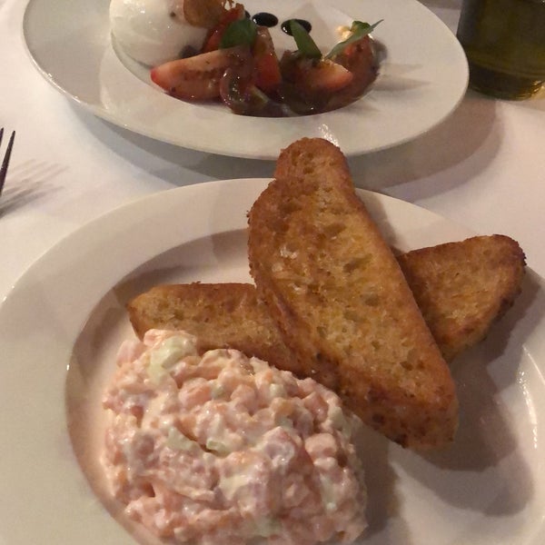 Nice burrata cheese but awful salmon tartar. Anyway recommend this place for ambience and atmosphere! Nice to stay and stare on the street!