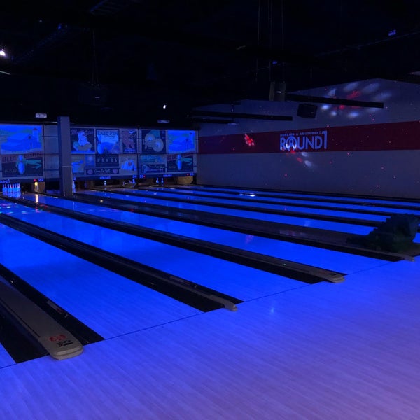 Photo taken at Round 1 Bowling &amp; Amusement by Teatimed on 7/4/2018