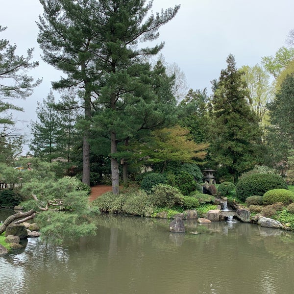 Photo taken at Shofuso Japanese House and Garden by Teatimed on 4/14/2019