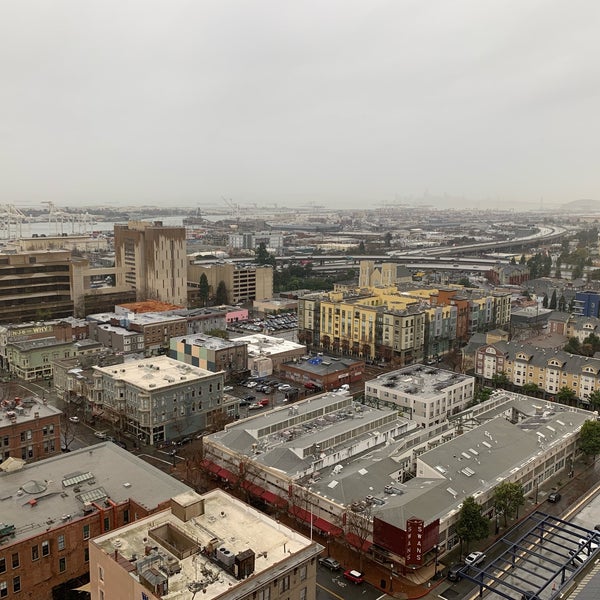 Foto tirada no(a) Oakland Marriott City Center por Teatimed em 1/15/2019