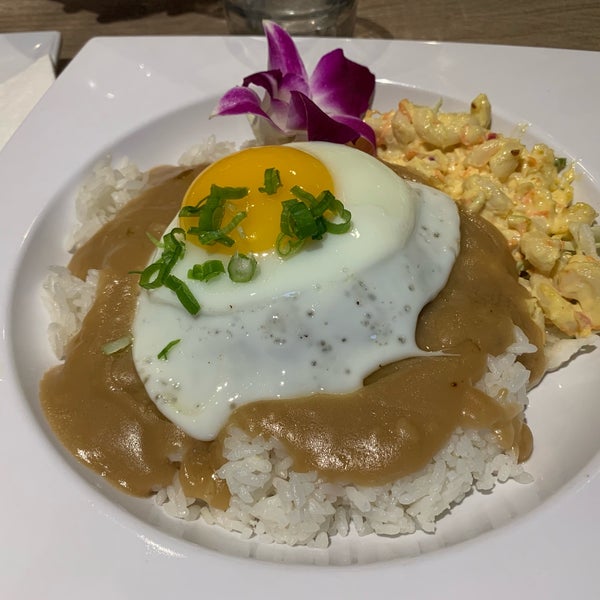 Photo taken at Pa&#39;ina Lounge &amp; Restaurant by Teatimed on 8/12/2019
