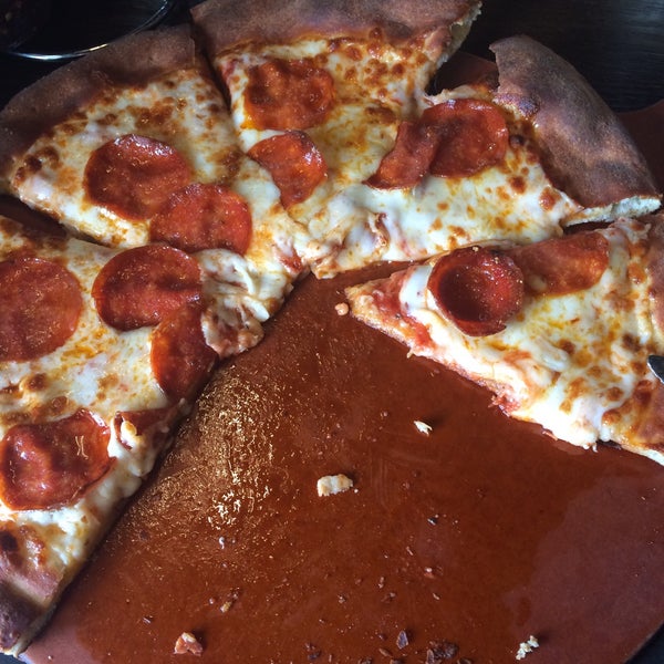 Great pizza 😍 so many choices 👌🏼
