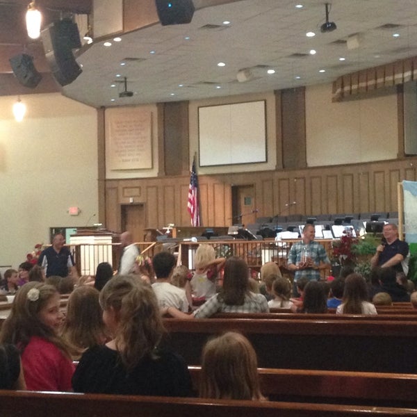 รูปภาพถ่ายที่ Grace Baptist Church โดย max f. เมื่อ 6/16/2014