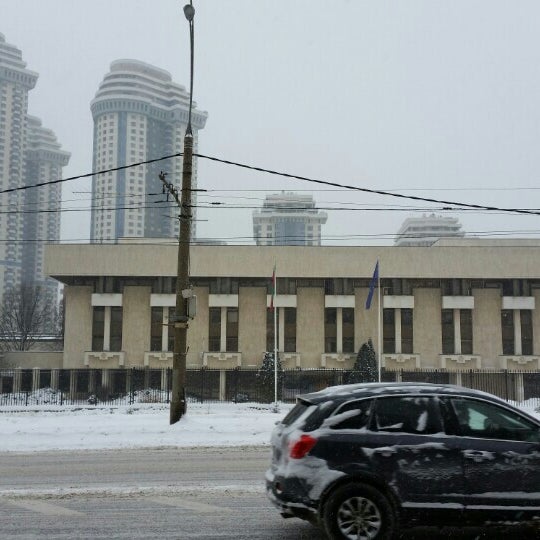 Болгарское посольство в Москве. Мосфильмовская посольство Болгарии. Посольство Болгарии в Анкаре. Сносит посольство Болгарии в Москве.