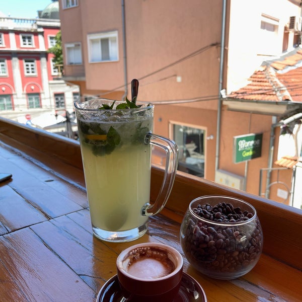 Dwell Coffee House Kafe