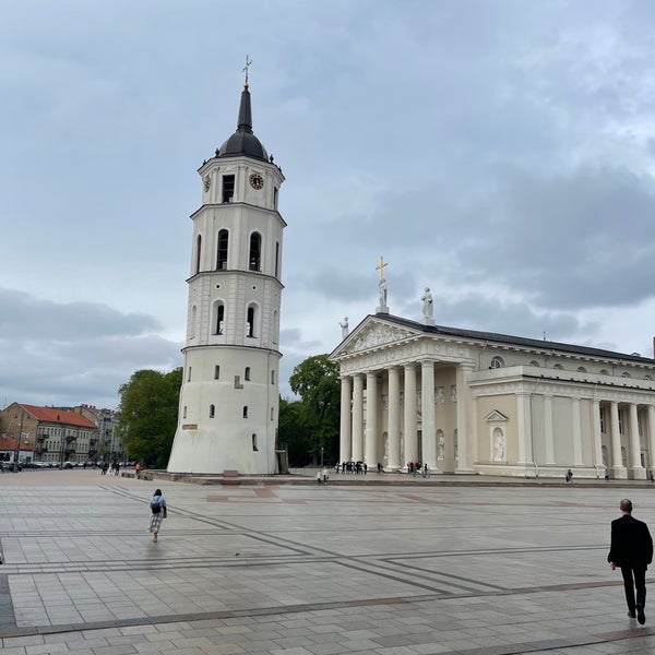 5/6/2024 tarihinde Kostadin B.ziyaretçi tarafından Katedros aikštė | Cathedral Square'de çekilen fotoğraf
