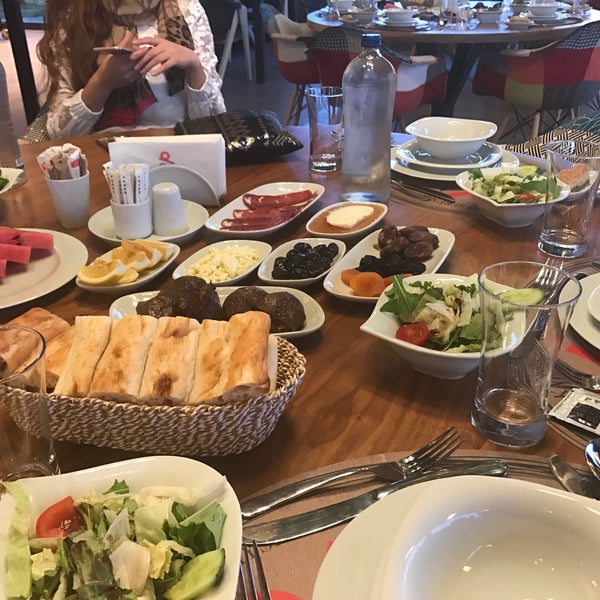 Das Foto wurde bei dCHEFF Steak House von Ahmet am 6/20/2017 aufgenommen