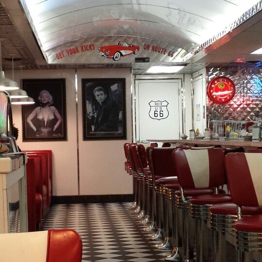 10/27/2013 tarihinde Albert P.ziyaretçi tarafından Route 66 Diner'de çekilen fotoğraf