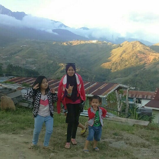 Photos At Puncak Homestay Kundasang Building
