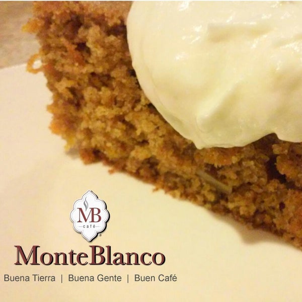 รูปภาพถ่ายที่ Café MonteBlanco โดย roberto c. เมื่อ 9/15/2014