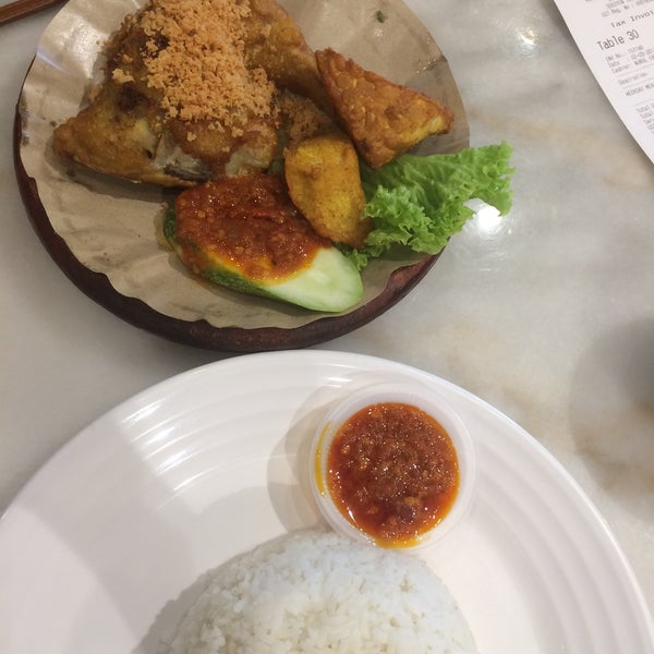 Photos At Dapur Penyet Aeon Shah Alam Ping Centre Photo Taken At Dapur Penyet By Lyn Z On 3 2 2017
