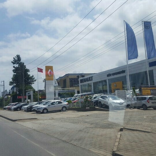 Foto diambil di Köy Otomotiv - Renault oleh Gkn U. pada 6/17/2016