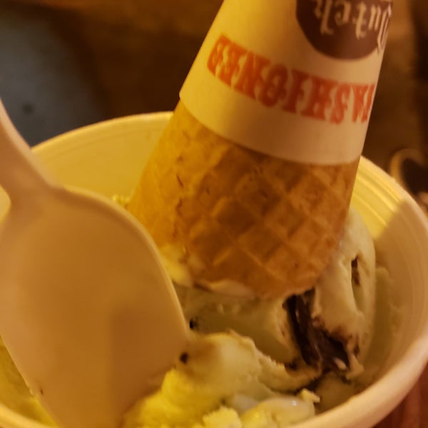 9/3/2019 tarihinde José A. L.ziyaretçi tarafından Rota Spring Ice Cream'de çekilen fotoğraf