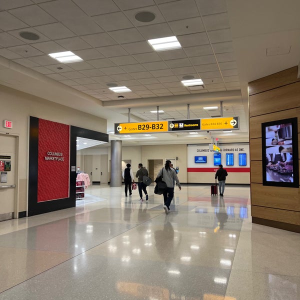 รูปภาพถ่ายที่ John Glenn Columbus International Airport (CMH) โดย Jay W. เมื่อ 1/21/2024