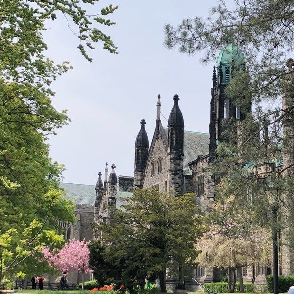 Foto diambil di University of Toronto oleh Elena K. pada 5/9/2023