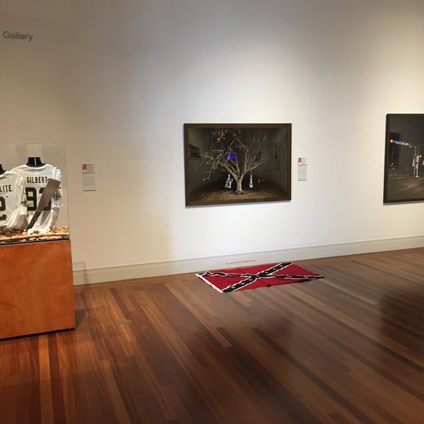 Photo taken at Ogden Museum of Southern Art by Ian E. on 10/15/2023