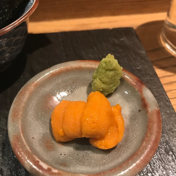 Снимок сделан в Sushi Azabu пользователем Jenny C. 11/11/2017