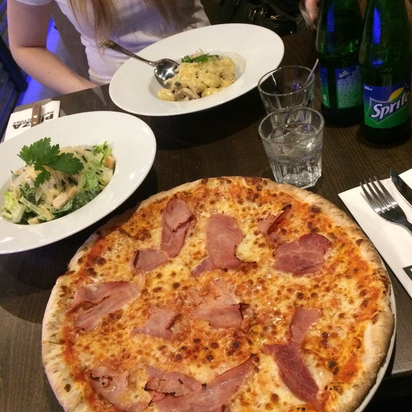 Pizza & Pasta Factory Staré Město 55 tips de 2060 visitantes