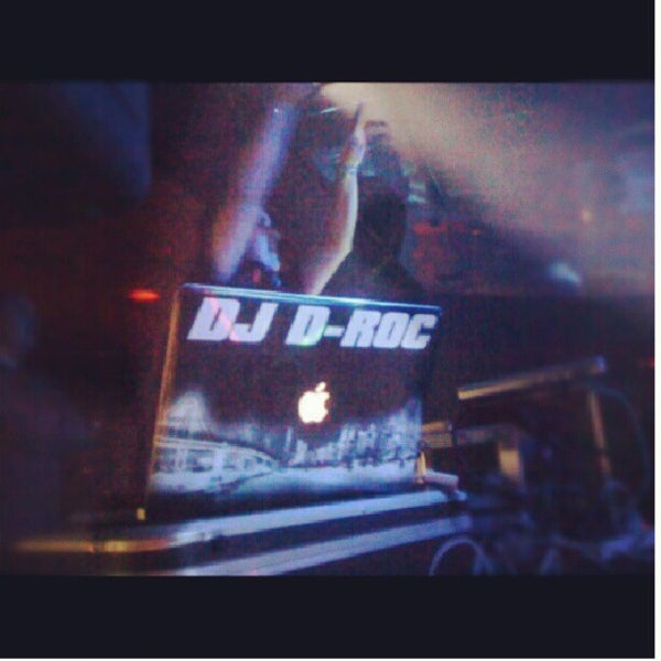 10/23/2012 tarihinde Dwight &quot;DJ D-Roc&quot; Cazzalliziyaretçi tarafından AXIS Nightclub'de çekilen fotoğraf