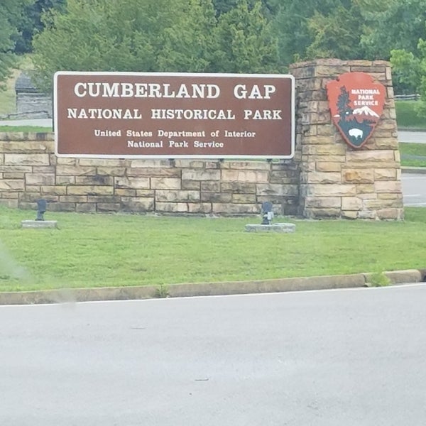 Cumberland gap перевод. Cumberland gap город. Камберленд-гэп город. Ущелье Камберленд-гэп.