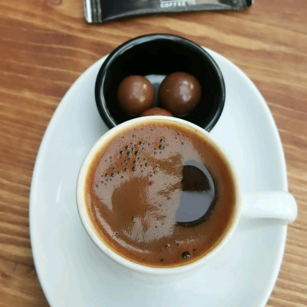 3/29/2022 tarihinde Tuncay 2.ziyaretçi tarafından Pug Coffee Co.'de çekilen fotoğraf