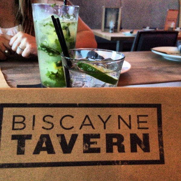 Снимок сделан в Biscayne Tavern пользователем Will C. 10/12/2013