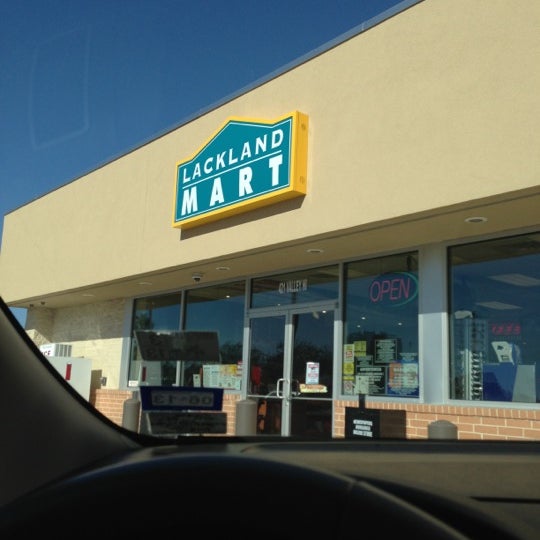 lackland shoppette hours