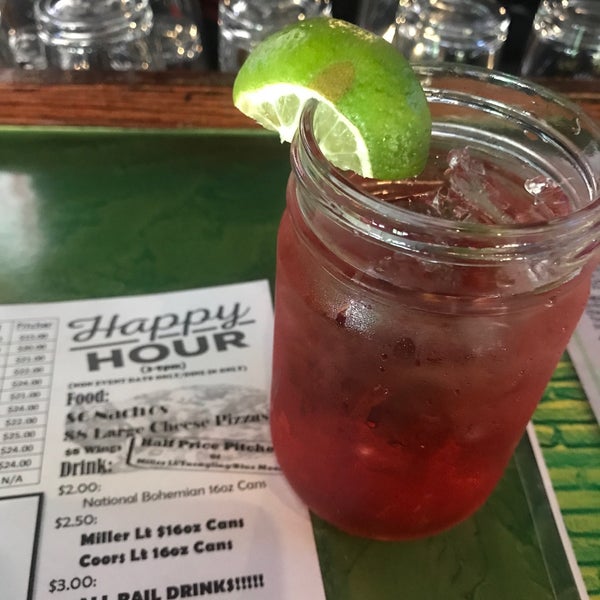 7/30/2018 tarihinde Natalie J.ziyaretçi tarafından Pickles Pub'de çekilen fotoğraf