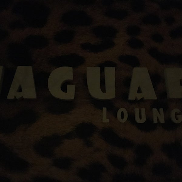 Foto tirada no(a) Jaguar Lounge por Anna K. em 2/25/2016