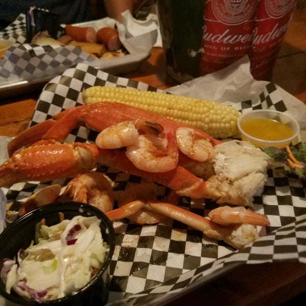 Снимок сделан в Dockside Seafood Restaurant пользователем Kris W. 4/8/2017