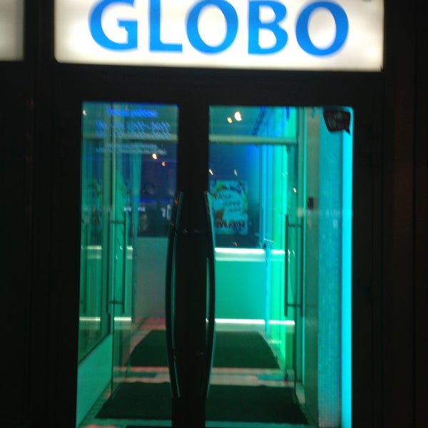 รูปภาพถ่ายที่ GLOBO โดย Ninel S. เมื่อ 5/1/2013